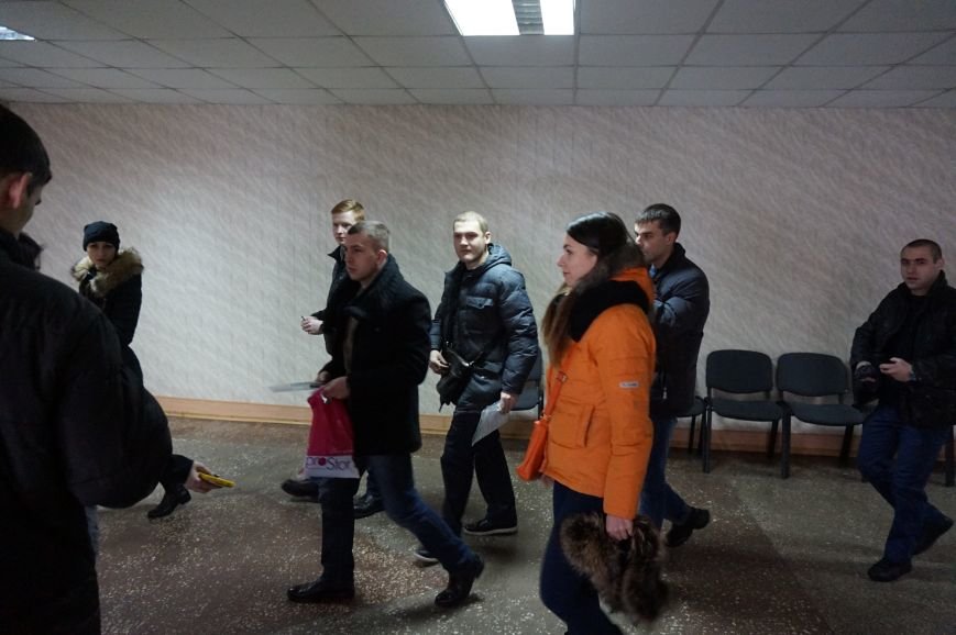 Общественные активисты и депутаты горсовета отбирают будущих полицейских в патрульную службу Кривого Рога (ФОТО) (фото) - фото 1 Общественные активисты и депутаты горсовета отбирают будущих полицейских в патрульную службу Кривого Рога (ФОТО) (фото) - фото 1