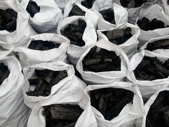 На Сумщине полиция разоблачила незаконное производство древесного угля на сумму 3,6 млн гривен (ФОТО) (фото) - фото 1 На Сумщине полиция разоблачила незаконное производство древесного угля на сумму 3,6 млн гривен (ФОТО) (фото) - фото 1