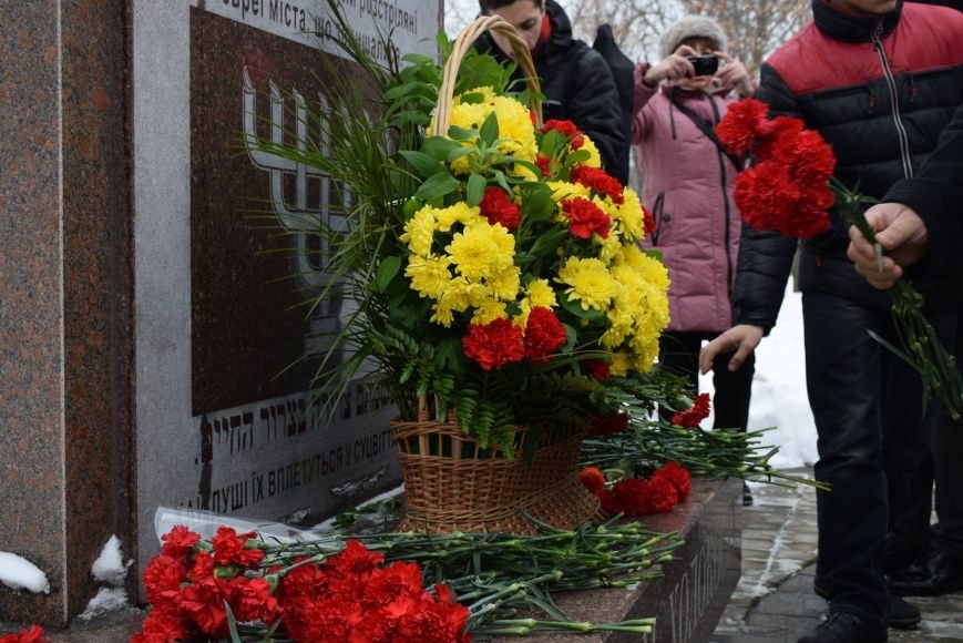 Николаев вспомнил жертв Холокоста (ФОТО) (фото) - фото 4 Николаев вспомнил жертв Холокоста (ФОТО) (фото) - фото 4