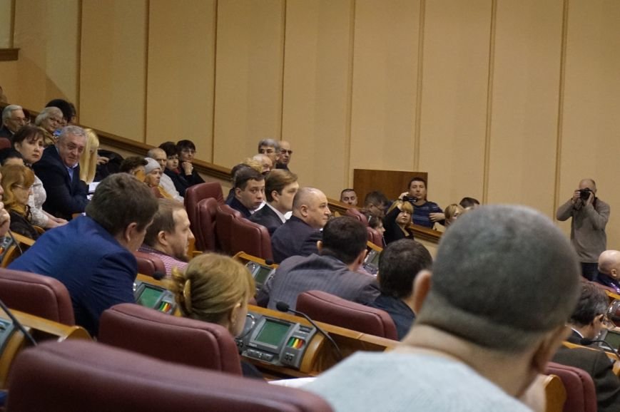 Содержание аэропорта для Кривого Рога - большая роскошь. 36 депутатов выделили на его развитие дополнительно 2 миллиона (ФОТО) (фото) - фото 2 Содержание аэропорта для Кривого Рога - большая роскошь. 36 депутатов выделили на его развитие дополнительно 2 миллиона (ФОТО) (фото) - фото 2