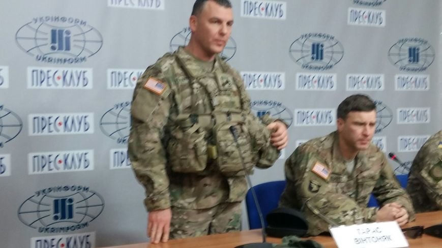 Американці у Львові продемонстрували, яким має бути екіпірування українських військових (ФОТО) (фото) - фото 3 Американці у Львові продемонстрували, яким має бути екіпірування українських військових (ФОТО) (фото) - фото 3