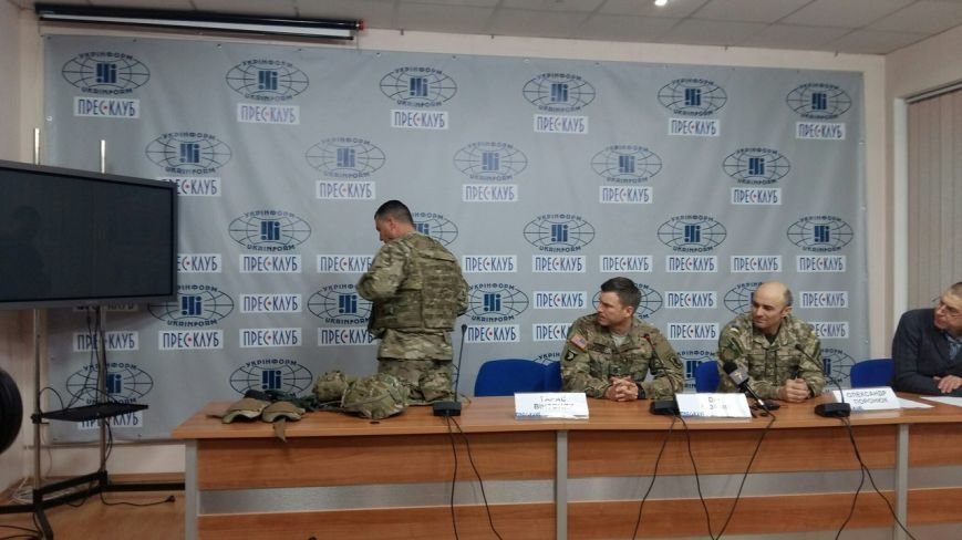 Американці у Львові продемонстрували, яким має бути екіпірування українських військових (ФОТО) (фото) - фото 4 Американці у Львові продемонстрували, яким має бути екіпірування українських військових (ФОТО) (фото) - фото 4