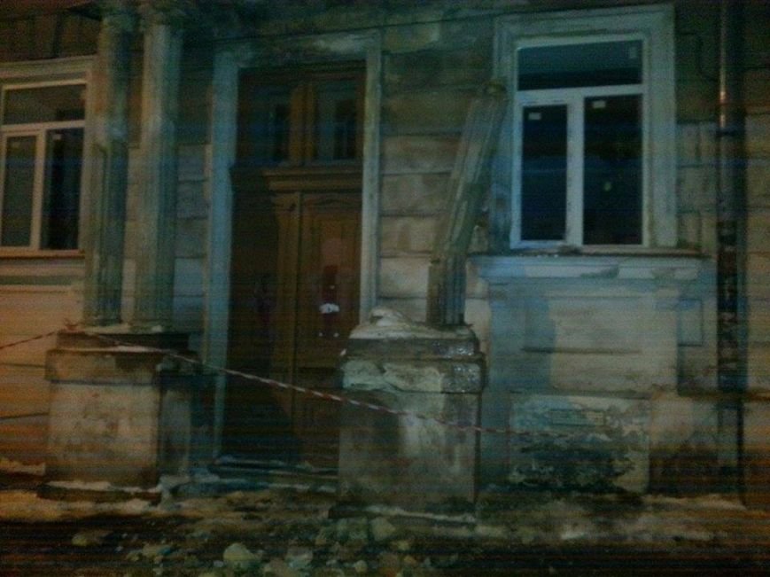В центре Одессы обрушился фасад школы (ФОТО) (фото) - фото 1