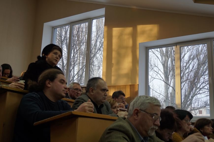 Декоммунизация в Кривом Роге: Унизительно назвать маленькую, захудалую, забитую улицу на периферии Конституции Украины (ФОТО) (фото) - фото 1 Декоммунизация в Кривом Роге: Унизительно назвать маленькую, захудалую, забитую улицу на периферии Конституции Украины (ФОТО) (фото) - фото 1