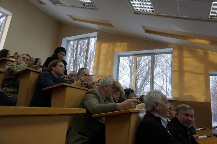 Декоммунизация в Кривом Роге: Унизительно назвать маленькую, захудалую, забитую улицу на периферии Конституции Украины (ФОТО) (фото) - фото 1 Декоммунизация в Кривом Роге: Унизительно назвать маленькую, захудалую, забитую улицу на периферии Конституции Украины (ФОТО) (фото) - фото 1