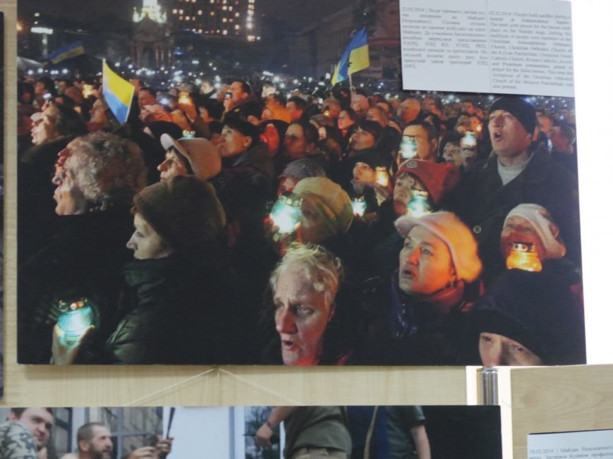 Фотовиставку Віктора Гурняка «Війна в моїй країні» відкрили у Тернополі (ФОТО) (фото) - фото 3 Фотовиставку Віктора Гурняка «Війна в моїй країні» відкрили у Тернополі (ФОТО) (фото) - фото 3
