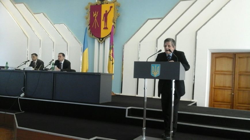 Решение о переименовании улиц Днепродзержинска в горсовете вызвало словесную перепалку, драку и не было принято (Дополнено) (фото) - фото 2 Решение о переименовании улиц Днепродзержинска в горсовете вызвало словесную перепалку, драку и не было принято (Дополнено) (фото) - фото 2