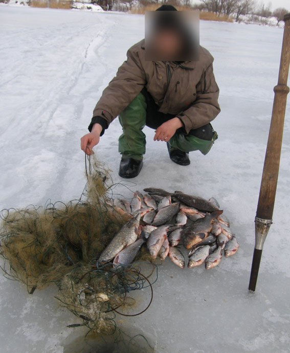 Кременчугские водные копы задержали двух браконьеров на двух водохранилищах (ФОТО) (фото) - фото 1 Кременчугские водные копы задержали двух браконьеров на двух водохранилищах (ФОТО) (фото) - фото 1