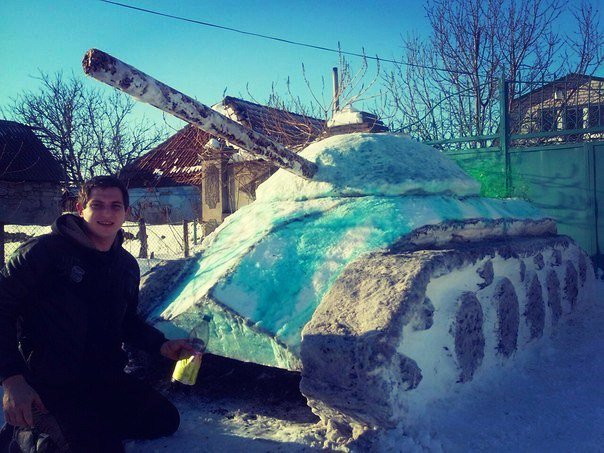 Николаевец построил танк из снега (ФОТОФАКТ) (фото) - фото 3 Николаевец построил танк из снега (ФОТОФАКТ) (фото) - фото 3