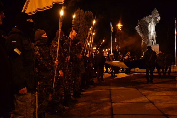У Тернополі центральними вулицями міста пройшов марш пам'яті героїв Крут (фото) (фото) - фото 1 У Тернополі центральними вулицями міста пройшов марш пам'яті героїв Крут (фото) (фото) - фото 1