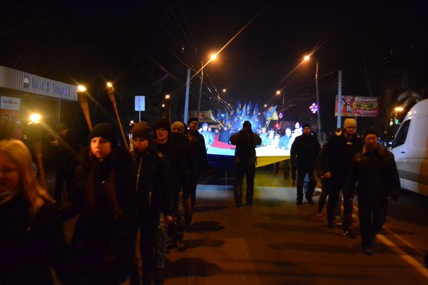 У Тернополі центральними вулицями міста пройшов марш пам'яті героїв Крут (фото) (фото) - фото 1 У Тернополі центральними вулицями міста пройшов марш пам'яті героїв Крут (фото) (фото) - фото 1