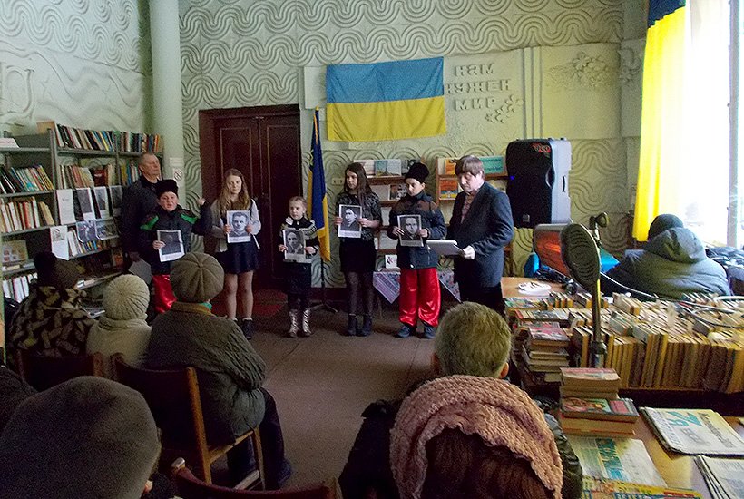 Бойцы Нацгвардии почтили память героев Крут в Славянском районе (фото) - фото 2 Бойцы Нацгвардии почтили память героев Крут в Славянском районе (фото) - фото 2