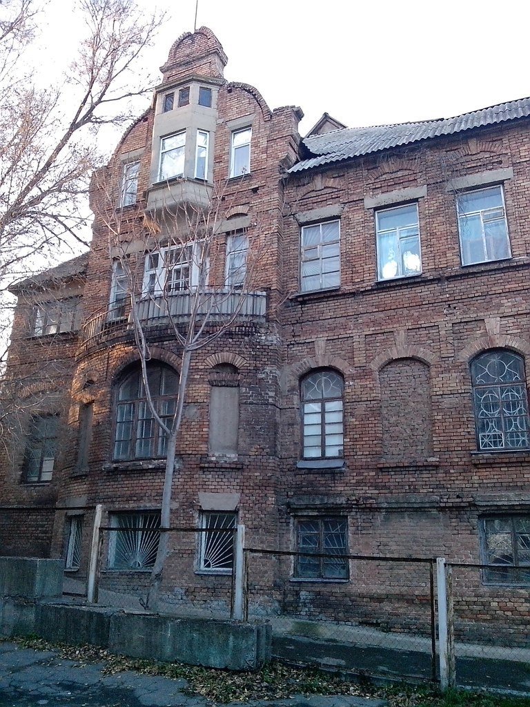 Прогулки по Запорожью с Романом Акбашем: гуляем по Истомина и Коминтерна (фото) - фото 18 Прогулки по Запорожью с Романом Акбашем: гуляем по Истомина и Коминтерна (фото) - фото 18