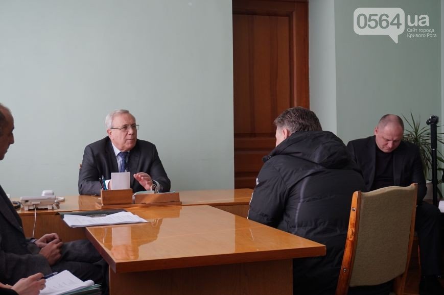 В Кривом Роге: почтили память Кузьмы, КИУ заявил о массовых подкупах избирателей, ФК В Кривом Роге: почтили память Кузьмы, КИУ заявил о массовых подкупах избирателей, ФК