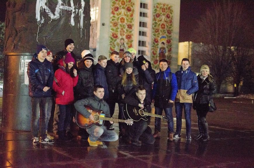 Год одиночества: в Днепродзержинске прошел вечер памяти Кузьмы Скрябина (фото) - фото 5 Год одиночества: в Днепродзержинске прошел вечер памяти Кузьмы Скрябина (фото) - фото 5