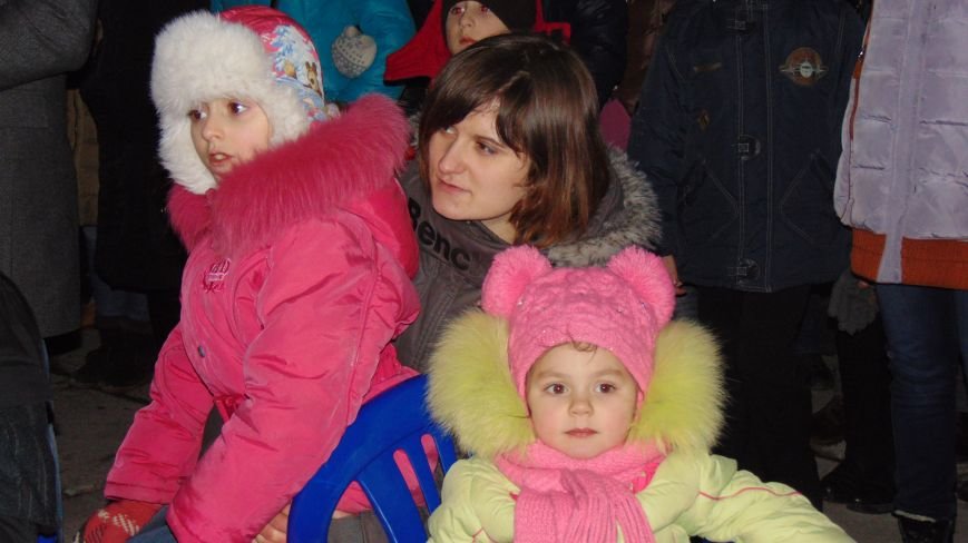 Родители Кузьмы Скрябина поблагодарили жителей Мариуполя за память и любовь к творчеству сына (ФОТО) (фото) - фото 3 Родители Кузьмы Скрябина поблагодарили жителей Мариуполя за память и любовь к творчеству сына (ФОТО) (фото) - фото 3