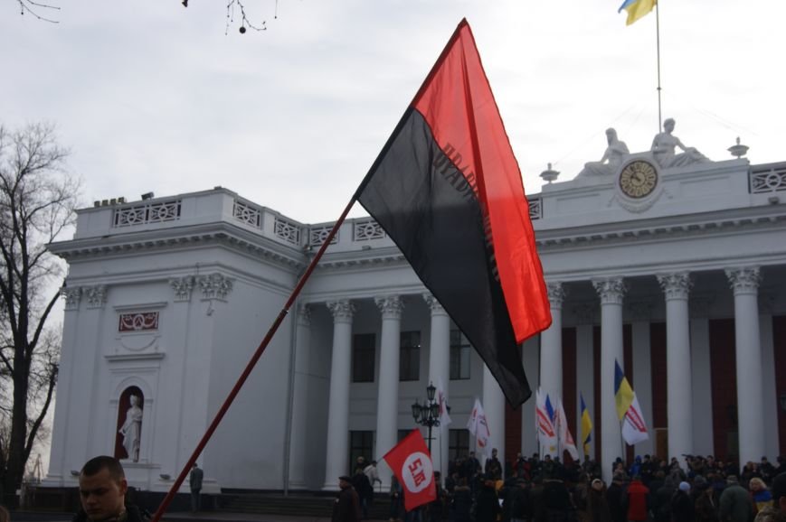 Одесситы пообещали депутатам горсовета не выпускать их из здания мэрии (ФОТО, ВИДЕО) (фото) - фото 1
