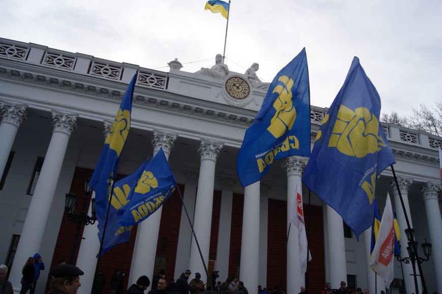 Одесситы пообещали депутатам горсовета не выпускать их из здания мэрии (ФОТО, ВИДЕО) (фото) - фото 1