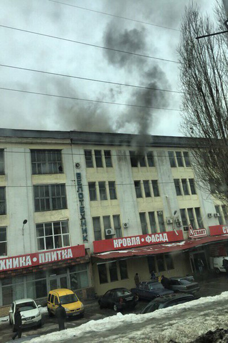 В Харькове на Московском проспекте горел дом (фото) - фото 1 В Харькове на Московском проспекте горел дом (фото) - фото 1