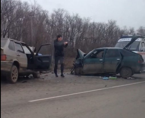 Один человек погиб и двое пострадали в аварии под Ростовом (фото) - фото 1 Один человек погиб и двое пострадали в аварии под Ростовом (фото) - фото 1