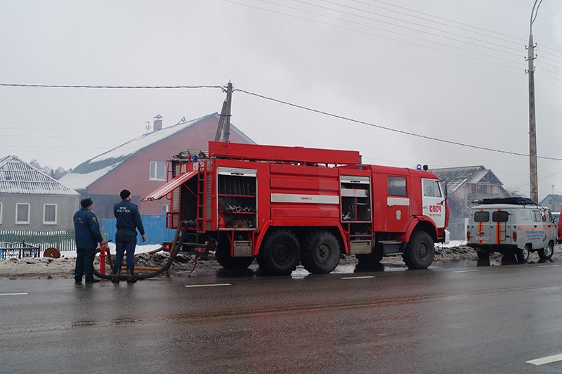 В Белгороде по улице Сумской сгорела мебельная мастерская (фото) - фото 2 В Белгороде по улице Сумской сгорела мебельная мастерская (фото) - фото 2