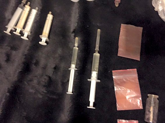 Наркохимик при задержании угрожал полицейским связями Наркохимик при задержании угрожал полицейским связями