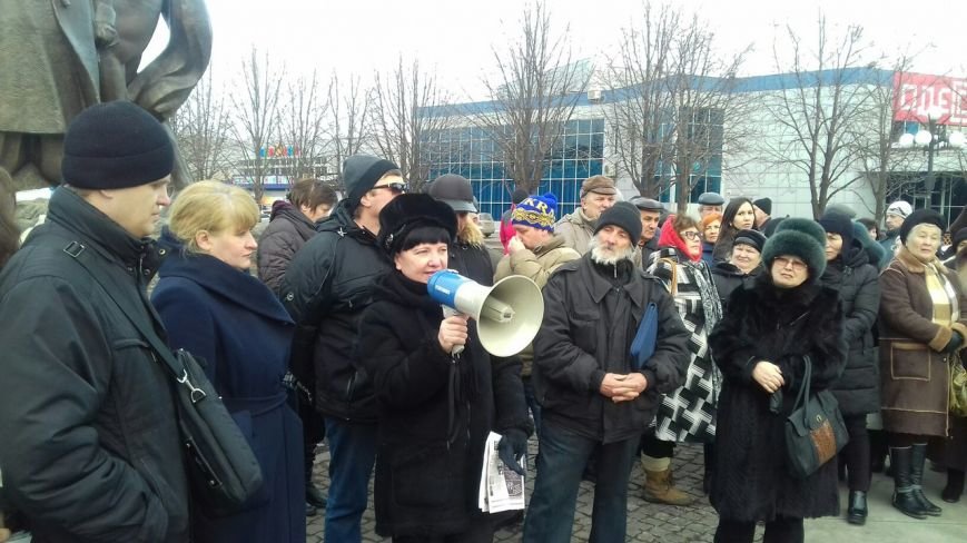 Внеочередные выборы городского головы: Жители Кривого Рога собрались на Народное вече (ФОТО, ОБНОВЛЯЕТСЯ) (фото) - фото 4 Внеочередные выборы городского головы: Жители Кривого Рога собрались на Народное вече (ФОТО, ОБНОВЛЯЕТСЯ) (фото) - фото 4