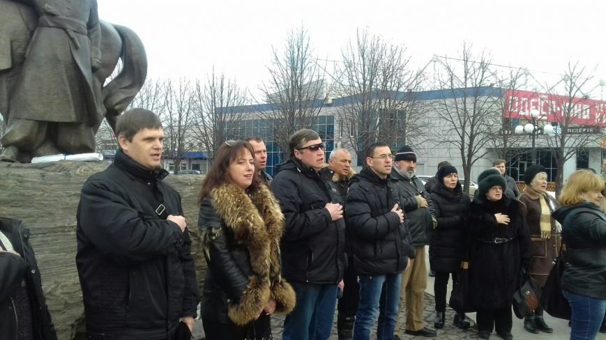 Внеочереные выборы городского головы: Жители Кривого Рога собрались на Народное вече (ФОТО, ОБНОВЛЯЕТСЯ) (фото) - фото 2 Внеочереные выборы городского головы: Жители Кривого Рога собрались на Народное вече (ФОТО, ОБНОВЛЯЕТСЯ) (фото) - фото 2
