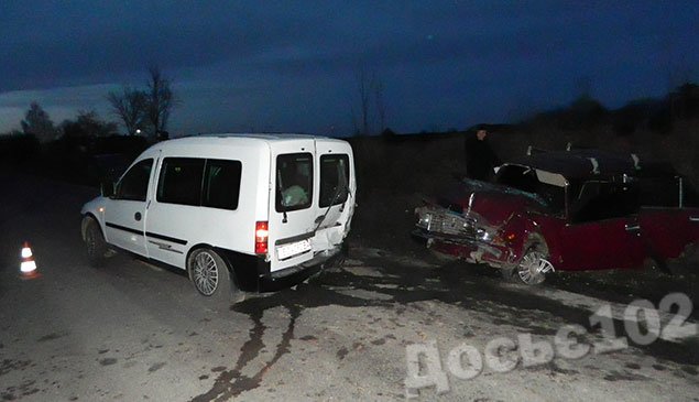 На Тернопільщині зіткнулися ВАЗ і «Опель». Постраждали п’ятеро людей (ФОТО) (фото) - фото 2 На Тернопільщині зіткнулися ВАЗ і «Опель». Постраждали п’ятеро людей (ФОТО) (фото) - фото 2