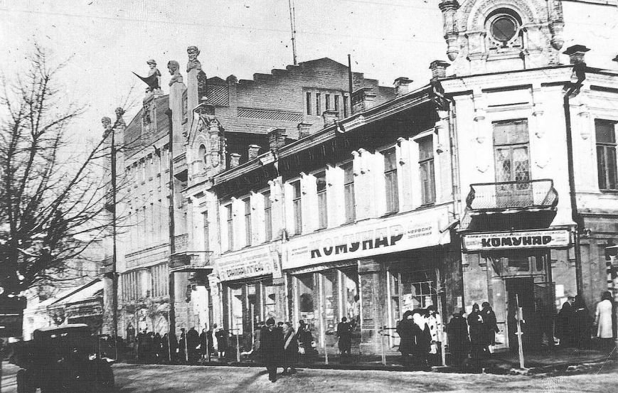 Прогулки по Запорожье с Романом Акбашем: гуляем возле перекрестка Ленина-Чекистов (фото) - фото 9 Прогулки по Запорожье с Романом Акбашем: гуляем возле перекрестка Ленина-Чекистов (фото) - фото 9