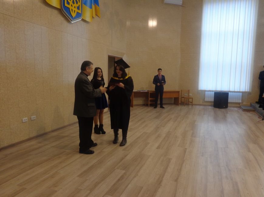 В Красноармейском индустриальном институте торжественно вручили дипломы магистрам (фото) - фото 4 В Красноармейском индустриальном институте торжественно вручили дипломы магистрам (фото) - фото 4