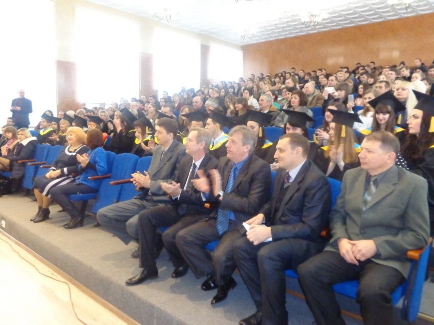 В Красноармейском индустриальном институте торжественно вручили дипломы магистрам (фото) - фото 5 В Красноармейском индустриальном институте торжественно вручили дипломы магистрам (фото) - фото 5