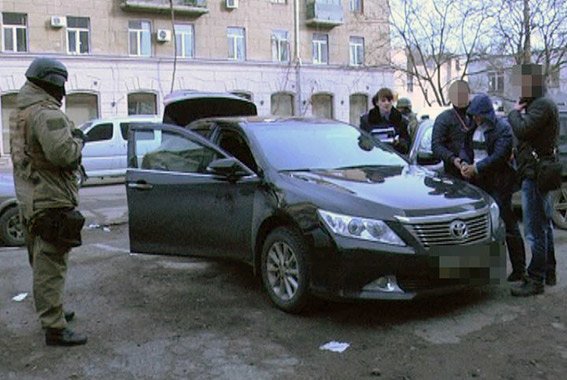 Рецидивистов, ограбивших криворожского предпринимателя и угнавших его «Тойоту Камри», поймали в Одессе (ФОТО, ВИДЕО) (фото) - фото 1 Рецидивистов, ограбивших криворожского предпринимателя и угнавших его «Тойоту Камри», поймали в Одессе (ФОТО, ВИДЕО) (фото) - фото 1
