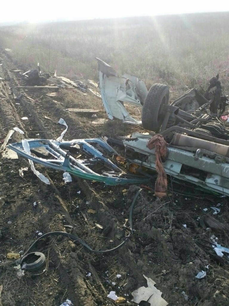 По дороге из Донецка в Курахово подорвался пассажирский микроавтобус. В числе погибших - макеевчанин (фото) (фото) - фото 2
