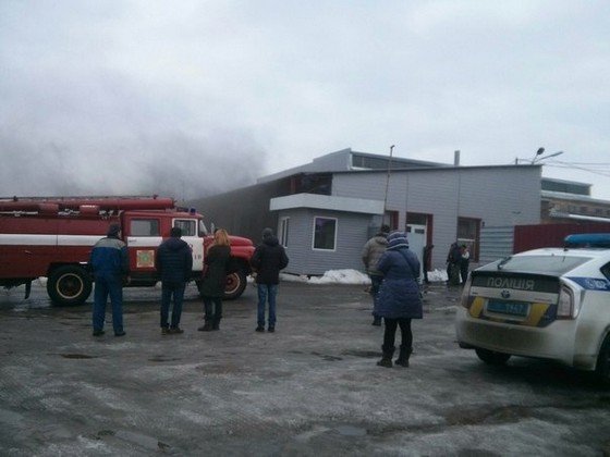 В Харькове горел магазин на улице Академика Павлова (фото) - фото 1 В Харькове горел магазин на улице Академика Павлова (фото) - фото 1
