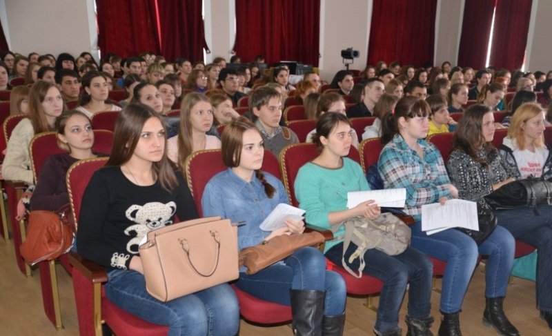 В Армавире студентам рассказали о вреде наркомании, алкоголизма и табакокурения (фото) - фото 2 В Армавире студентам рассказали о вреде наркомании, алкоголизма и табакокурения (фото) - фото 2