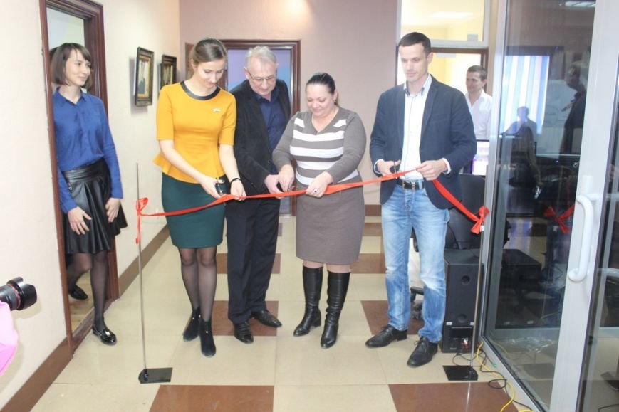 В Крыму открыли ИТ Центр, который будет реализовывать инновационные проекты (ФОТО) (фото) - фото 1 В Крыму открыли ИТ Центр, который будет реализовывать инновационные проекты (ФОТО) (фото) - фото 1