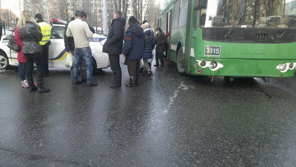 На проспекте Науки полицейский На проспекте Науки полицейский