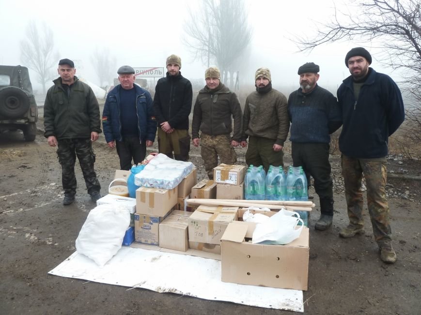 Представители Николаевщины отвезли гуманитарный груз бойцам в зону АТО (ФОТО) (фото) - фото 4 Представители Николаевщины отвезли гуманитарный груз бойцам в зону АТО (ФОТО) (фото) - фото 4