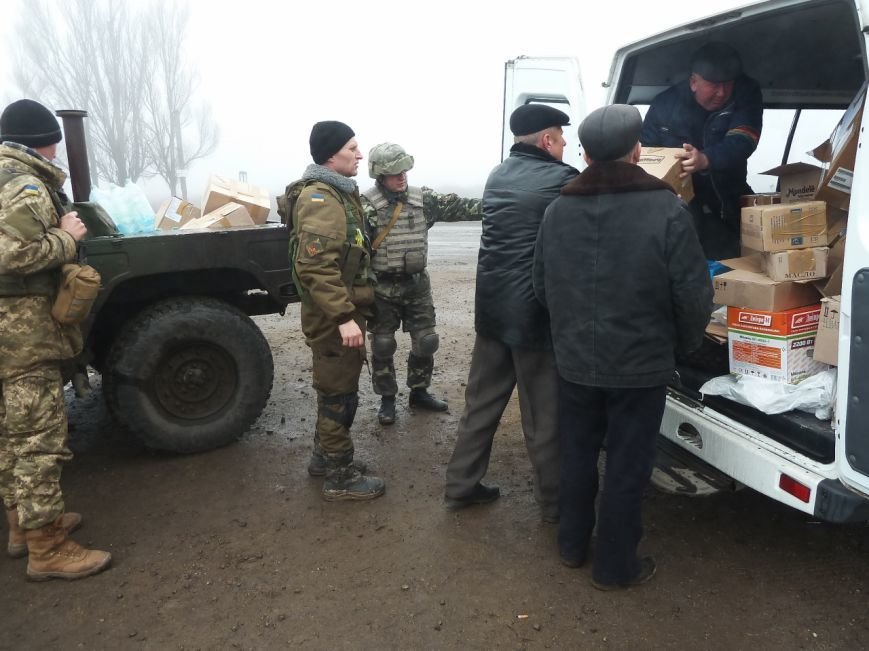 Представители Николаевщины отвезли гуманитарный груз бойцам в зону АТО (ФОТО) (фото) - фото 1 Представители Николаевщины отвезли гуманитарный груз бойцам в зону АТО (ФОТО) (фото) - фото 1