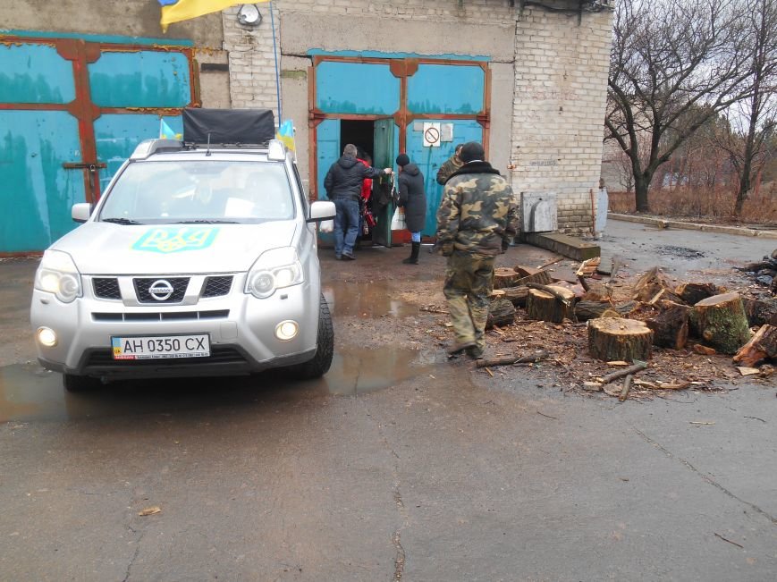 Автопробіг у Слов'янську побував у гостях на Карачуні. Привезли військовим продукти (фото) - фото 1 Автопробіг у Слов'янську побував у гостях на Карачуні. Привезли військовим продукти (фото) - фото 1