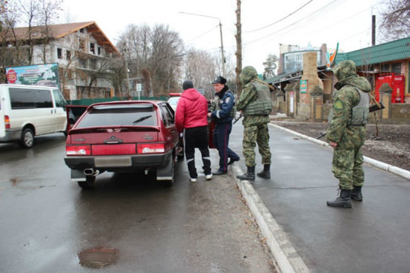 Поліція провела комплексне відпрацювання Святогірська (фото) - фото 4 Поліція провела комплексне відпрацювання Святогірська (фото) - фото 4