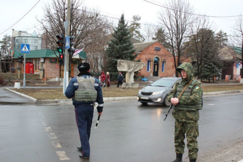Поліція провела комплексне відпрацювання Святогірська (фото) - фото 6 Поліція провела комплексне відпрацювання Святогірська (фото) - фото 6