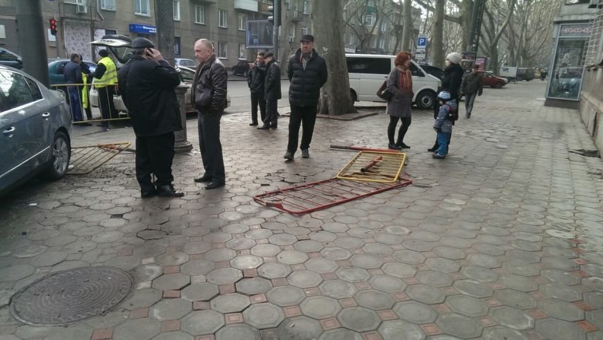 Масштабное столкновение в центре Одессы двух элитных иномарок (ФОТО) (фото) - фото 7