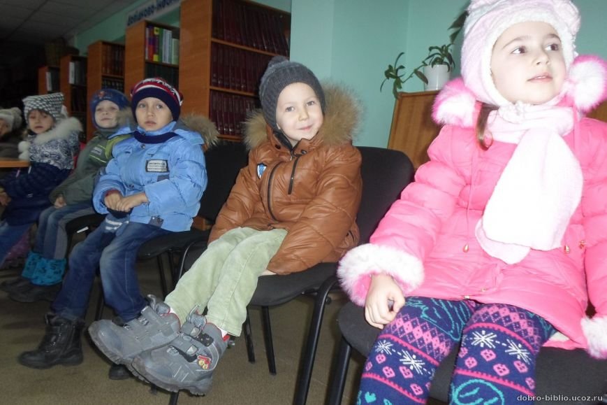Малыши впервые побывали в Центральной городской библиотеке Доброполья (фото) - фото 1 Малыши впервые побывали в Центральной городской библиотеке Доброполья (фото) - фото 1