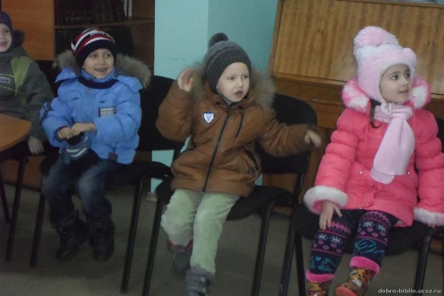 Малыши впервые побывали в Центральной городской библиотеке Доброполья (фото) - фото 1 Малыши впервые побывали в Центральной городской библиотеке Доброполья (фото) - фото 1