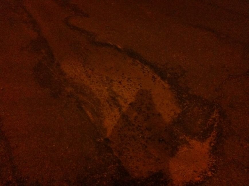 Одессит требует от властей компенсацию за разбитую в яме машину (ФОТО) (фото) - фото 1