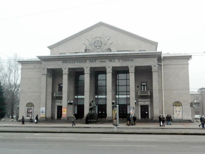 Прогулки по Запорожью с Романом Акбашем: гуляем от Металлургов до Леонова (фото) - фото 12 Прогулки по Запорожью с Романом Акбашем: гуляем от Металлургов до Леонова (фото) - фото 12