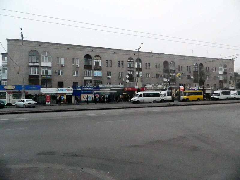Прогулки по Запорожью с Романом Акбашем: гуляем от Металлургов до Л... Прогулки по Запорожью с Романом Акбашем: гуляем от Металлургов до Леонова (фото) - фото 7