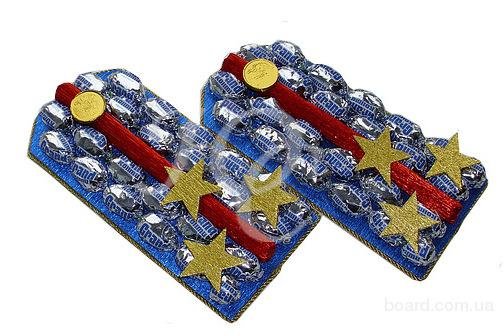 12334195.3-podarki-k-23-feralya-buketyi-iz-konfet-podarki